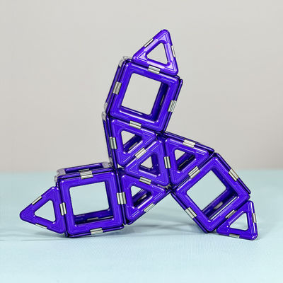 Sette di blocchi di costruzione magnetici a forma di boomerang 3D per l'istruzione