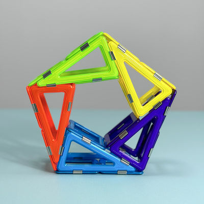 Piastrelle magnetiche geometriche colorate stile libero forme pentaram blocchi di costruzione set